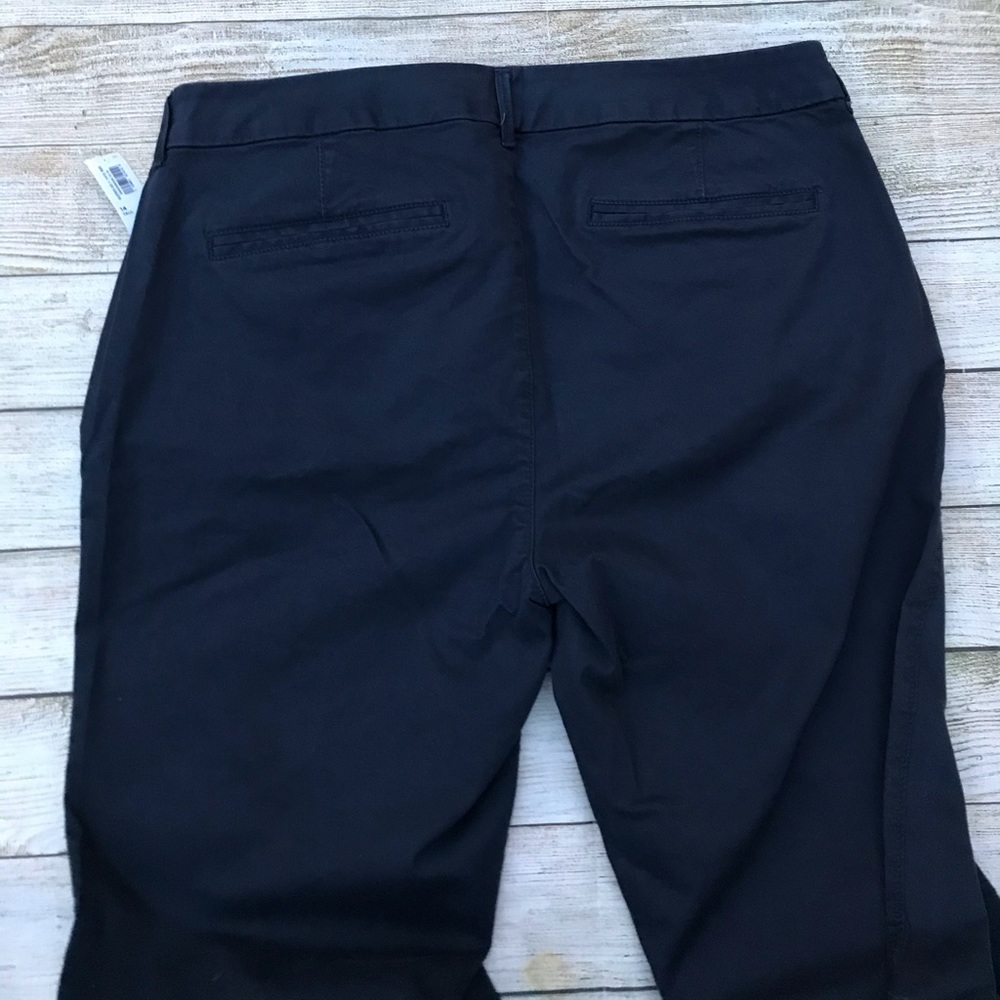 NWT Old Navy Mid-Rise Boot-Cut Khakis Size 14T - Picture 5 of 5